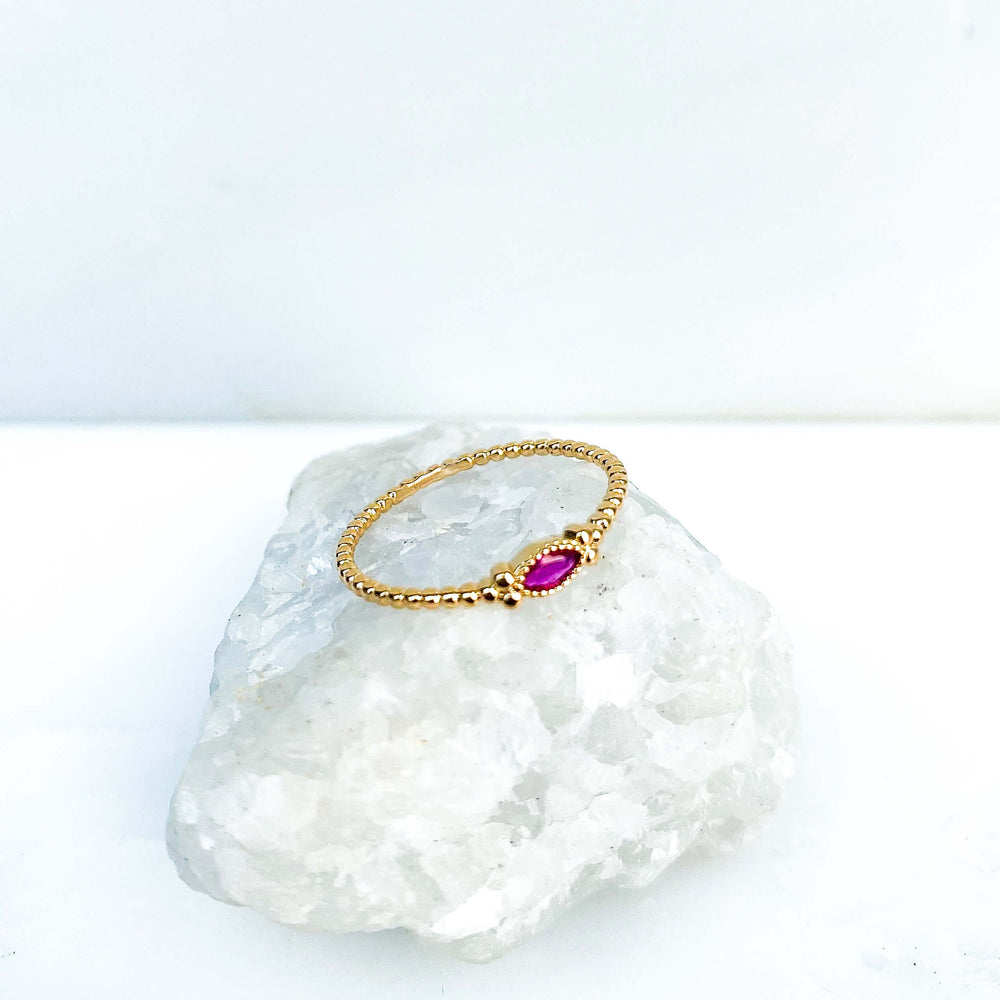 Bague fine et pierre rose, bague bille plaqué or, bijoux créateurs