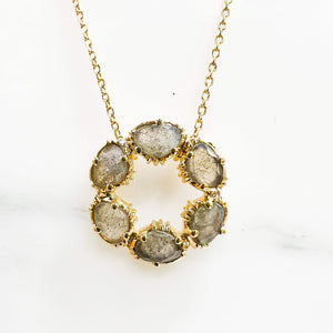 collier labradorite cercle plaque or au fil de lo 